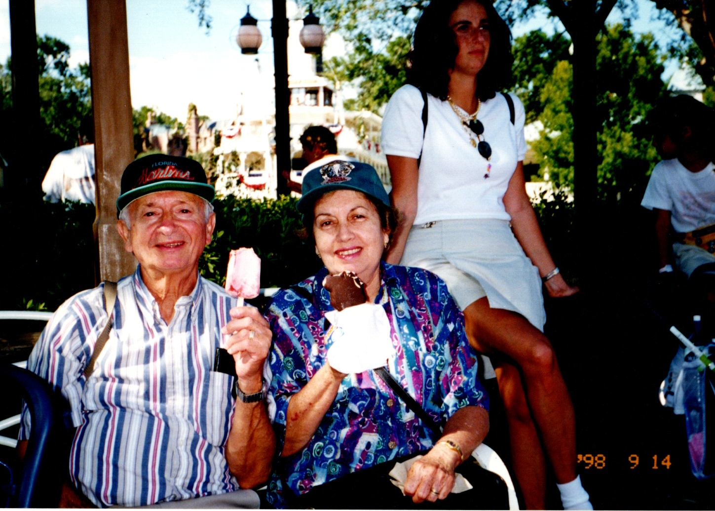 ./1998/17 - September/img06272020_629.jpg